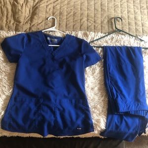 Grey’s Anatomy Signature Scrub set, small top, small tall pants